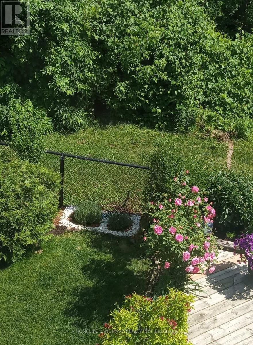 156 Pressed Brick Drive, Brampton, ON - Outdoor