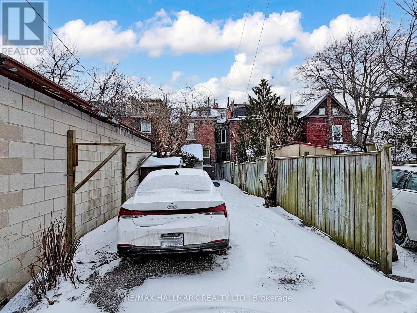 242 Delaware Avenue, Toronto, ON - Outdoor