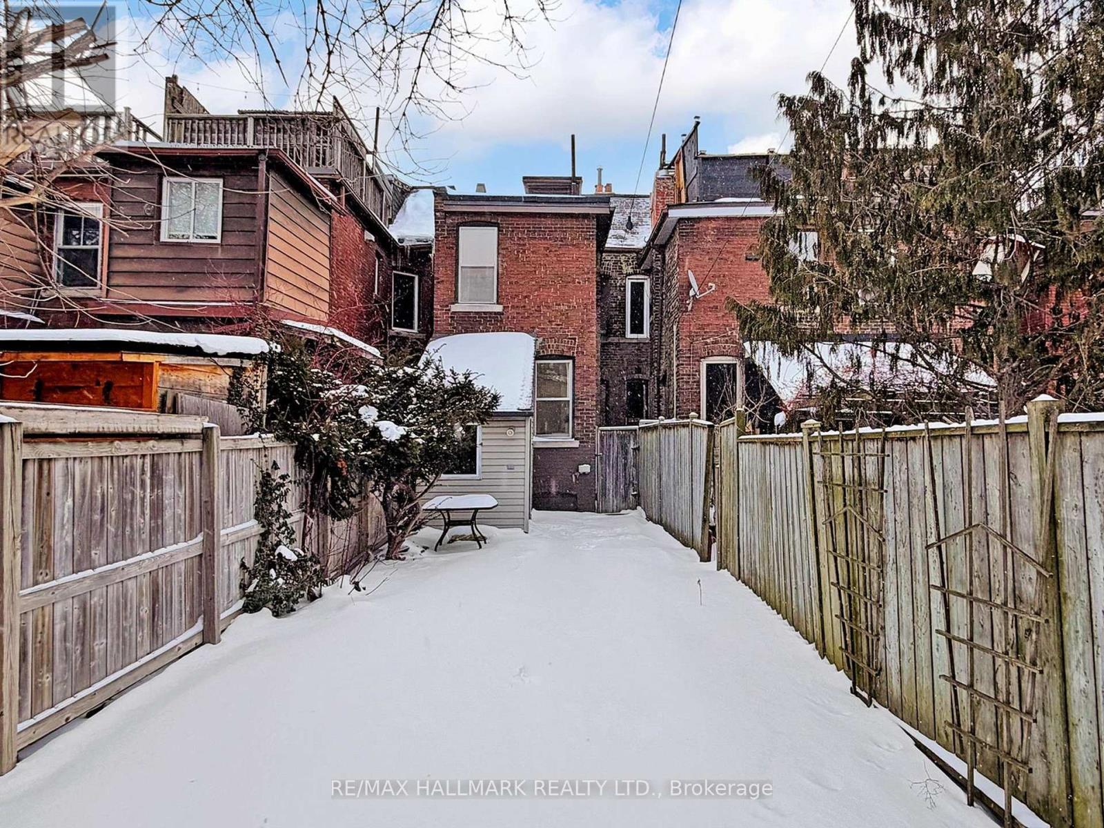 242 Delaware Avenue, Toronto, ON - Outdoor