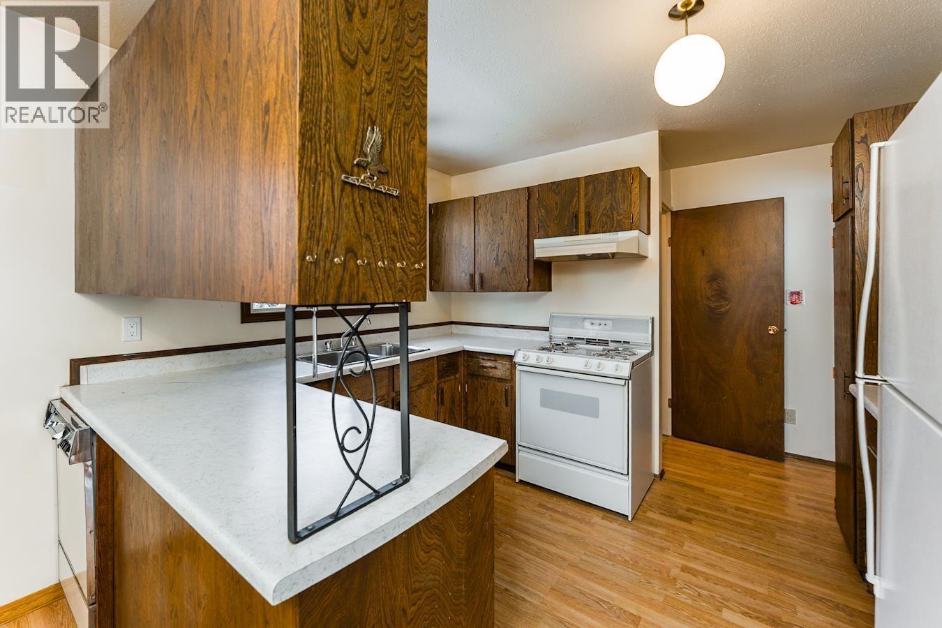 3670 Taft Place, Prince George, BC - Indoor Photo Showing Kitchen