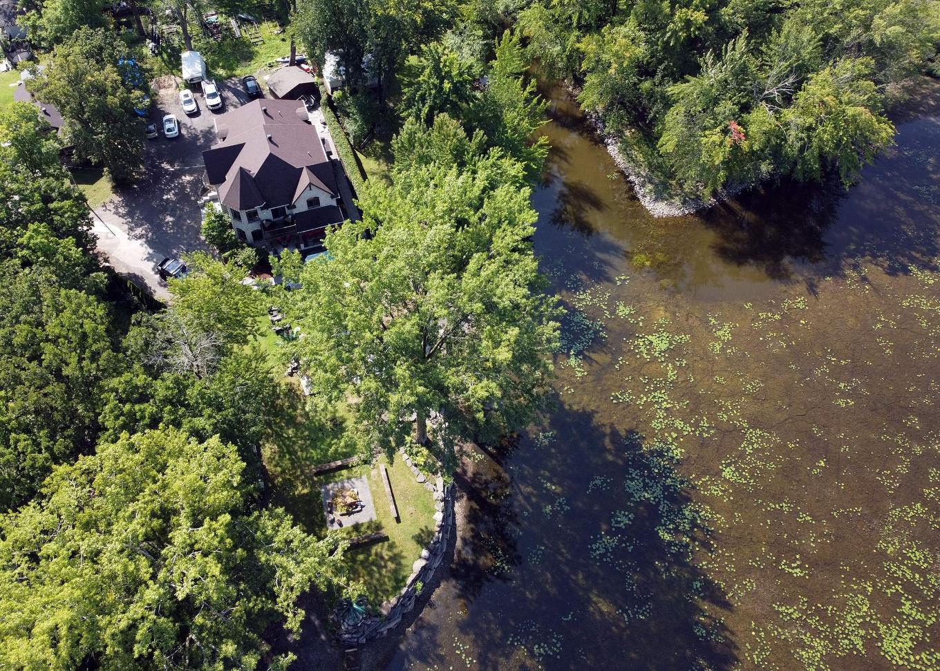 Bord de l'eau - 7Z 11E Avenue, Laval (Auteuil), QC - Outdoor With View