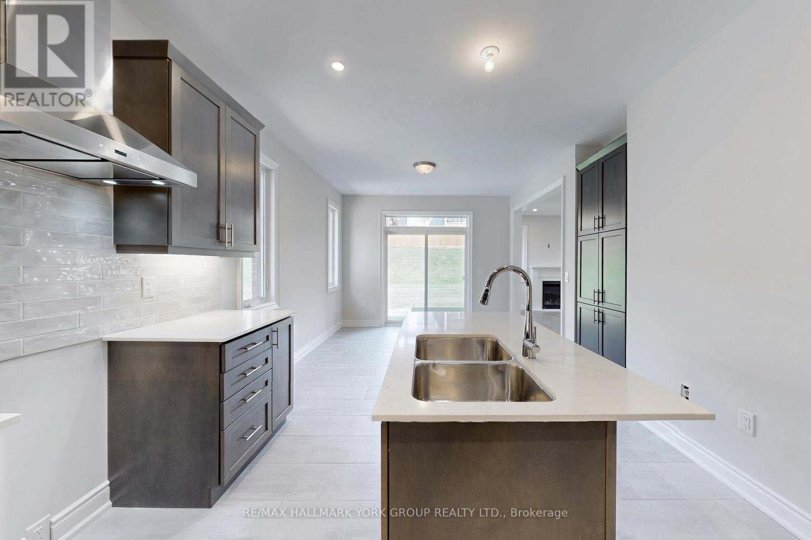 2966 Monarch Drive, Orillia, ON - Indoor Photo Showing Kitchen With Double Sink
