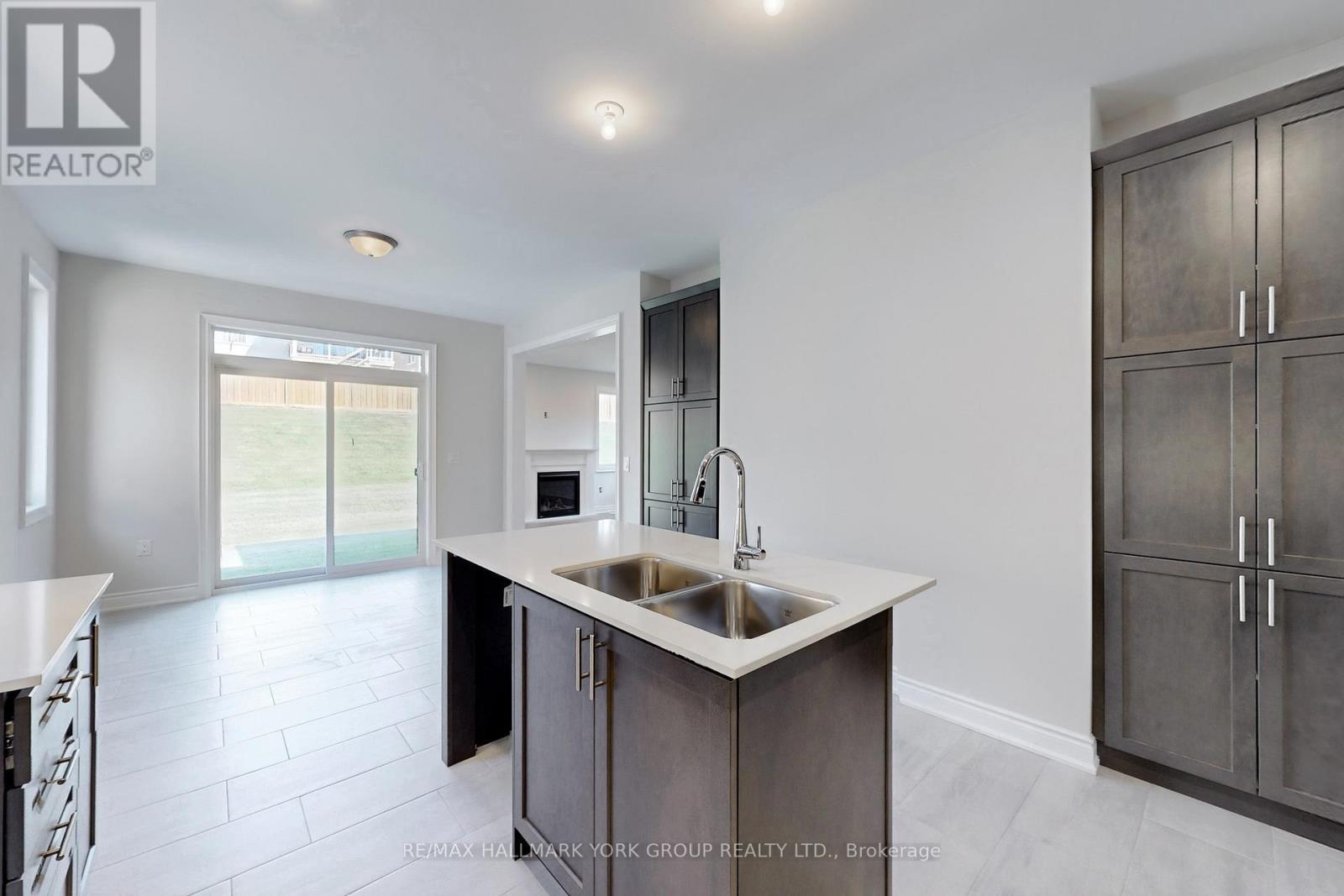 2966 Monarch Drive, Orillia, ON - Indoor Photo Showing Kitchen With Double Sink