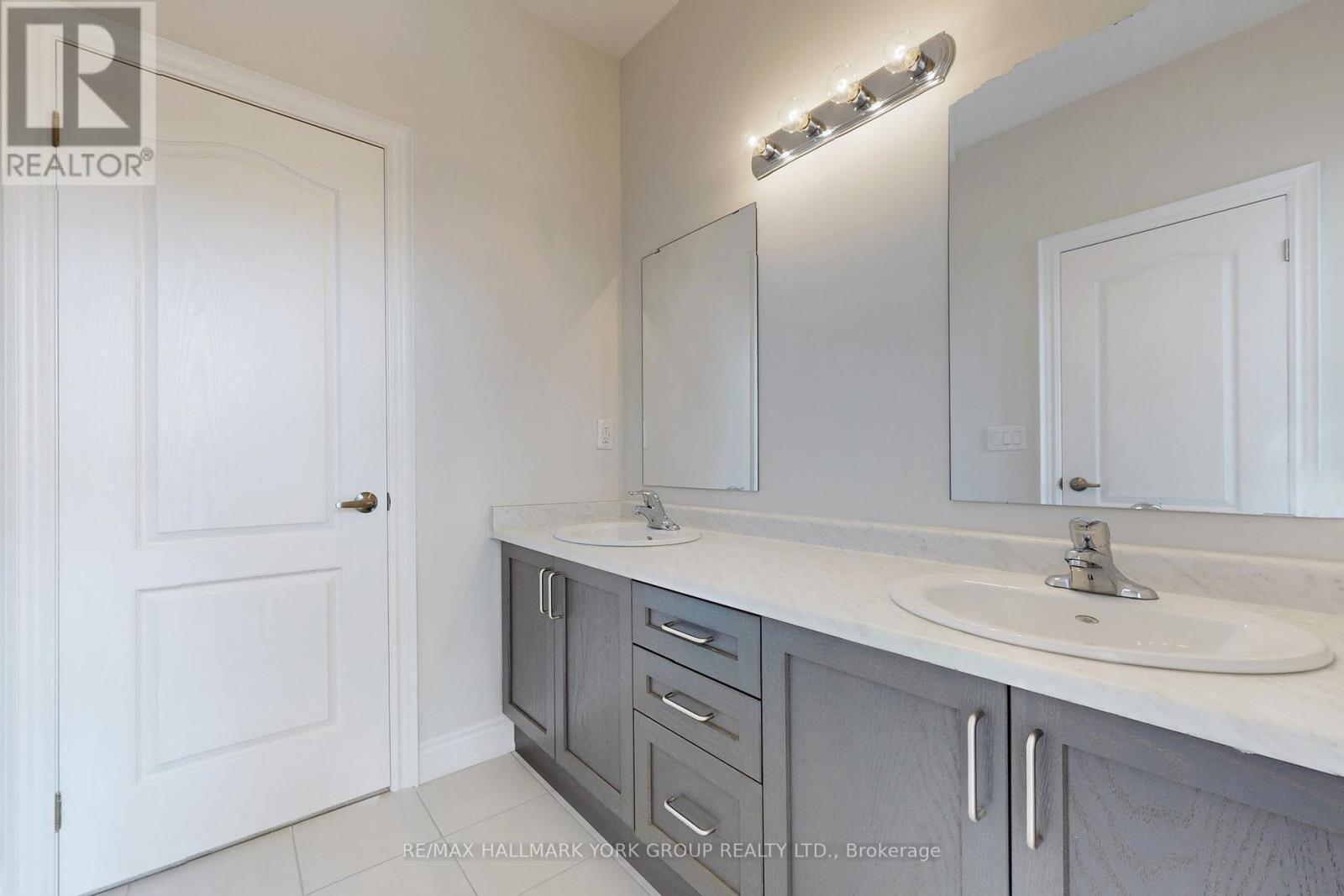 2966 Monarch Drive, Orillia, ON - Indoor Photo Showing Bathroom