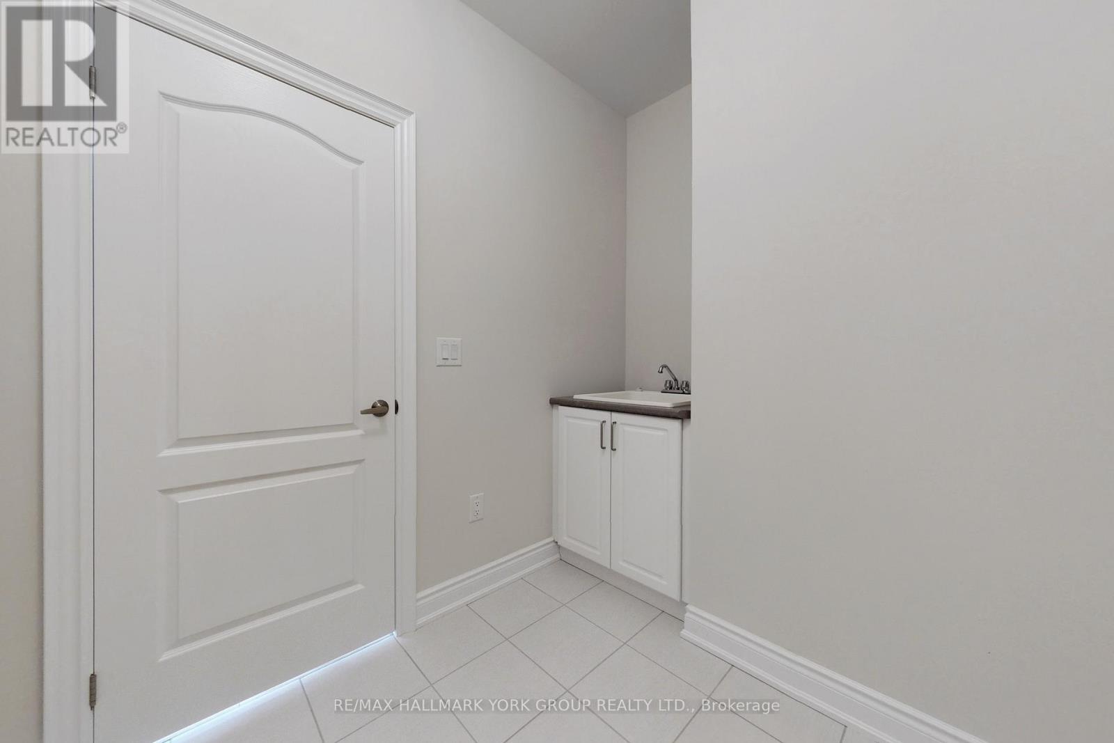 2966 Monarch Drive, Orillia, ON - Indoor Photo Showing Other Room