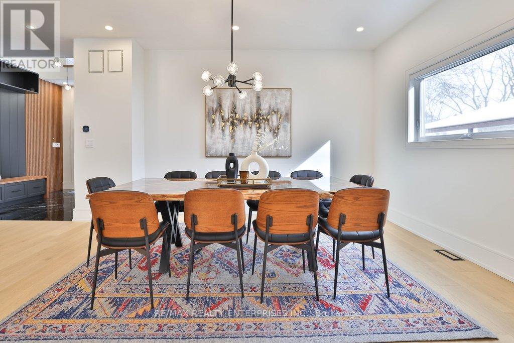 1438 Garnet Avenue, Mississauga, ON - Indoor Photo Showing Dining Room