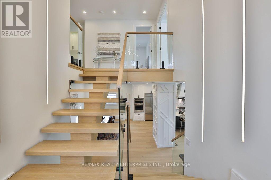 1438 Garnet Avenue, Mississauga, ON - Indoor Photo Showing Other Room