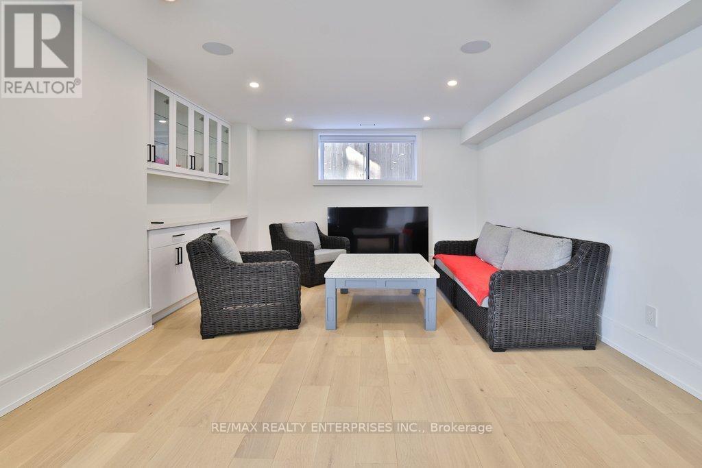 1438 Garnet Avenue, Mississauga, ON - Indoor