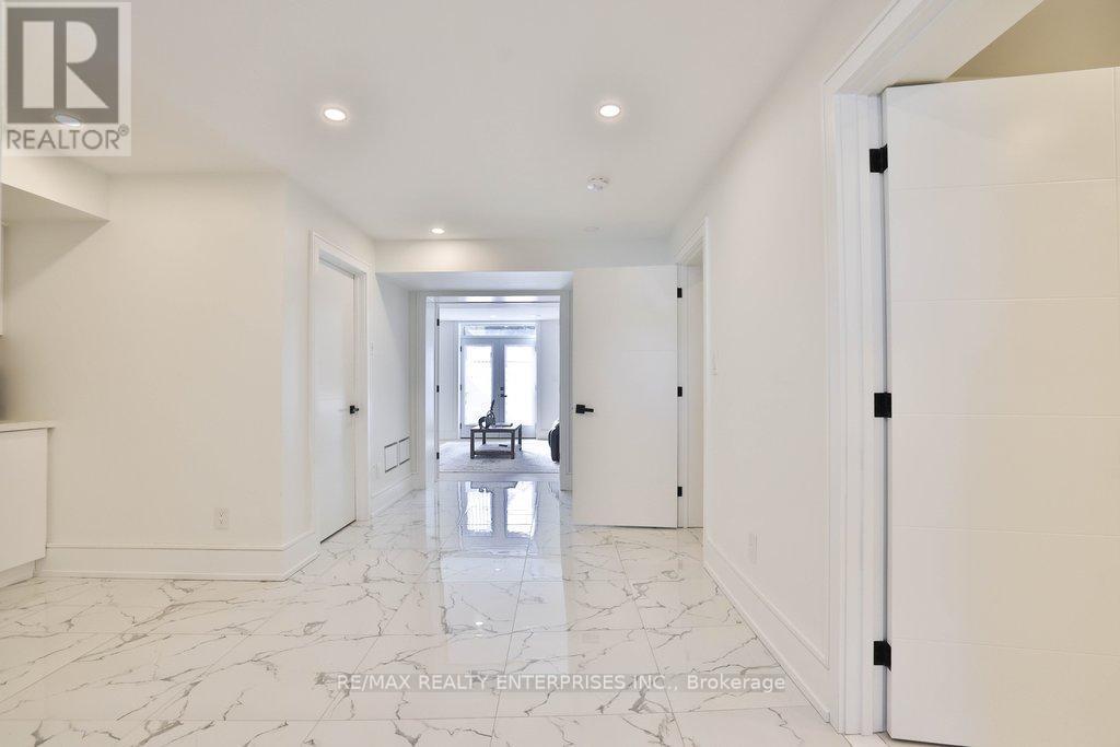 1438 Garnet Avenue, Mississauga, ON - Indoor Photo Showing Other Room