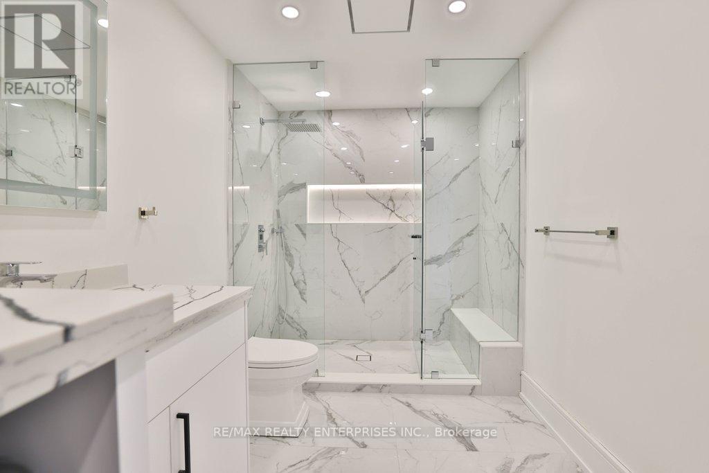 1438 Garnet Avenue, Mississauga, ON - Indoor Photo Showing Bathroom
