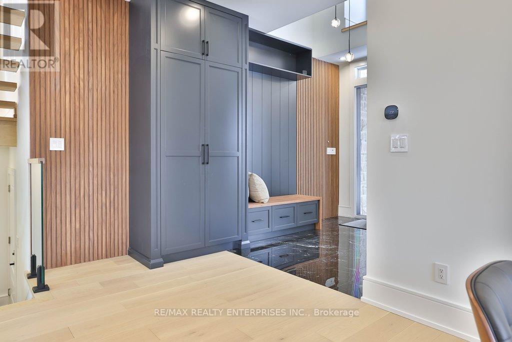 1438 Garnet Avenue, Mississauga, ON - Indoor Photo Showing Other Room