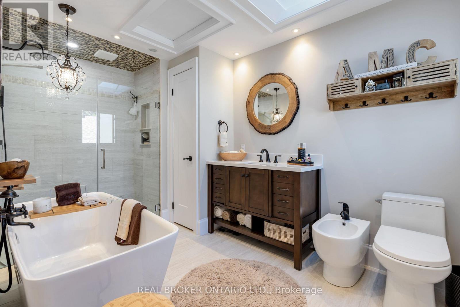 Primary Ensuitew Skylight - 13 Pine Tree Crescent, Brampton, ON - Indoor Photo Showing Bathroom