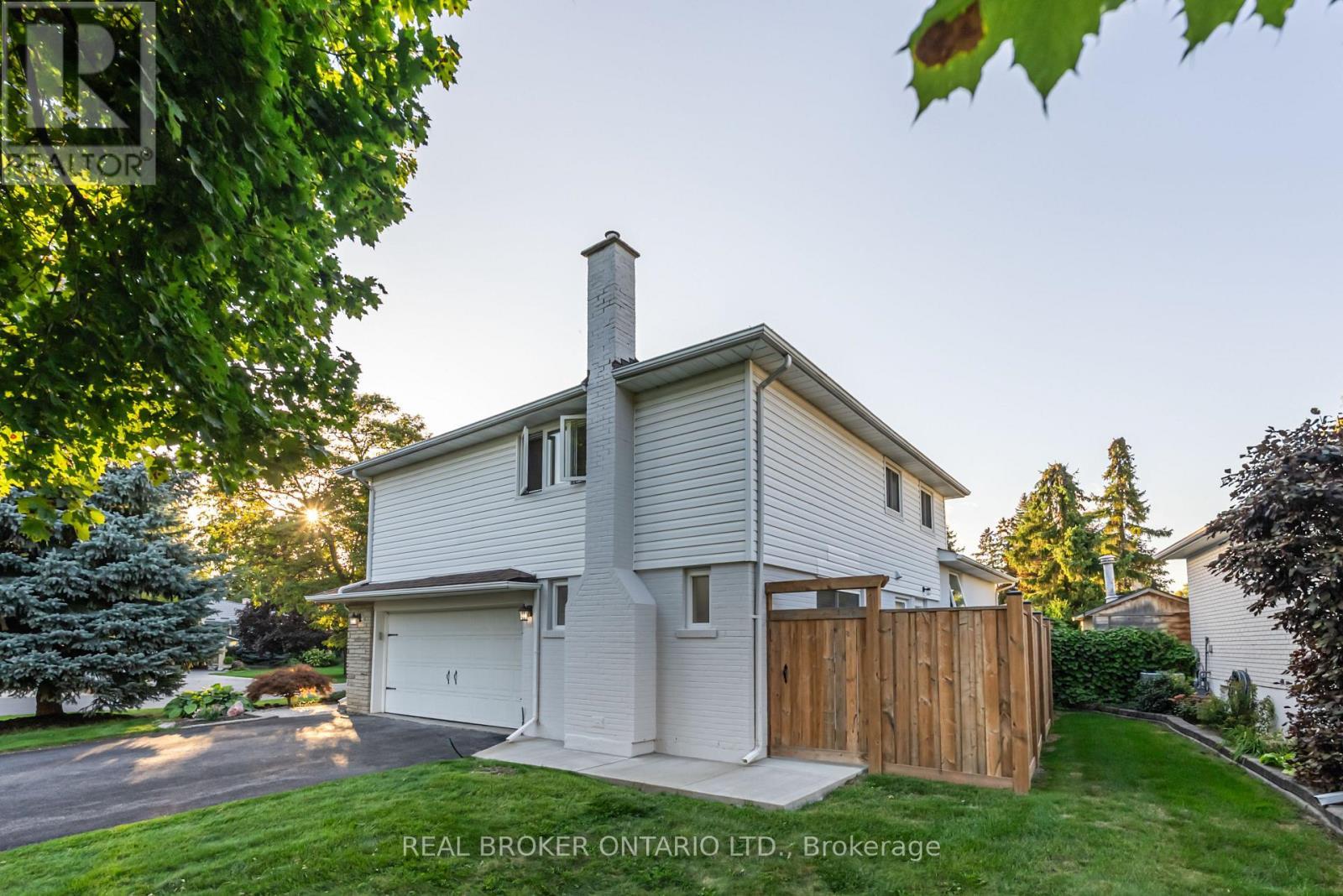 Double Car Garage & Side Gate - 13 Pine Tree Crescent, Brampton, ON - Outdoor