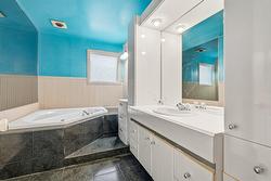 Salle de bains attenante à la CCP -