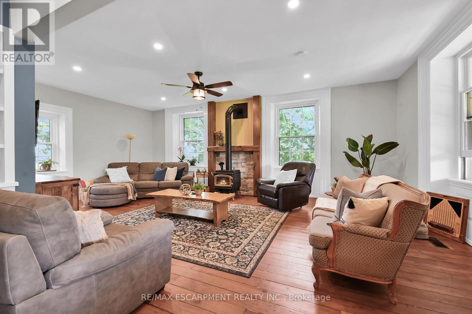 463 Concession 14 Road, Haldimand, ON - Indoor Photo Showing Living Room With Fireplace