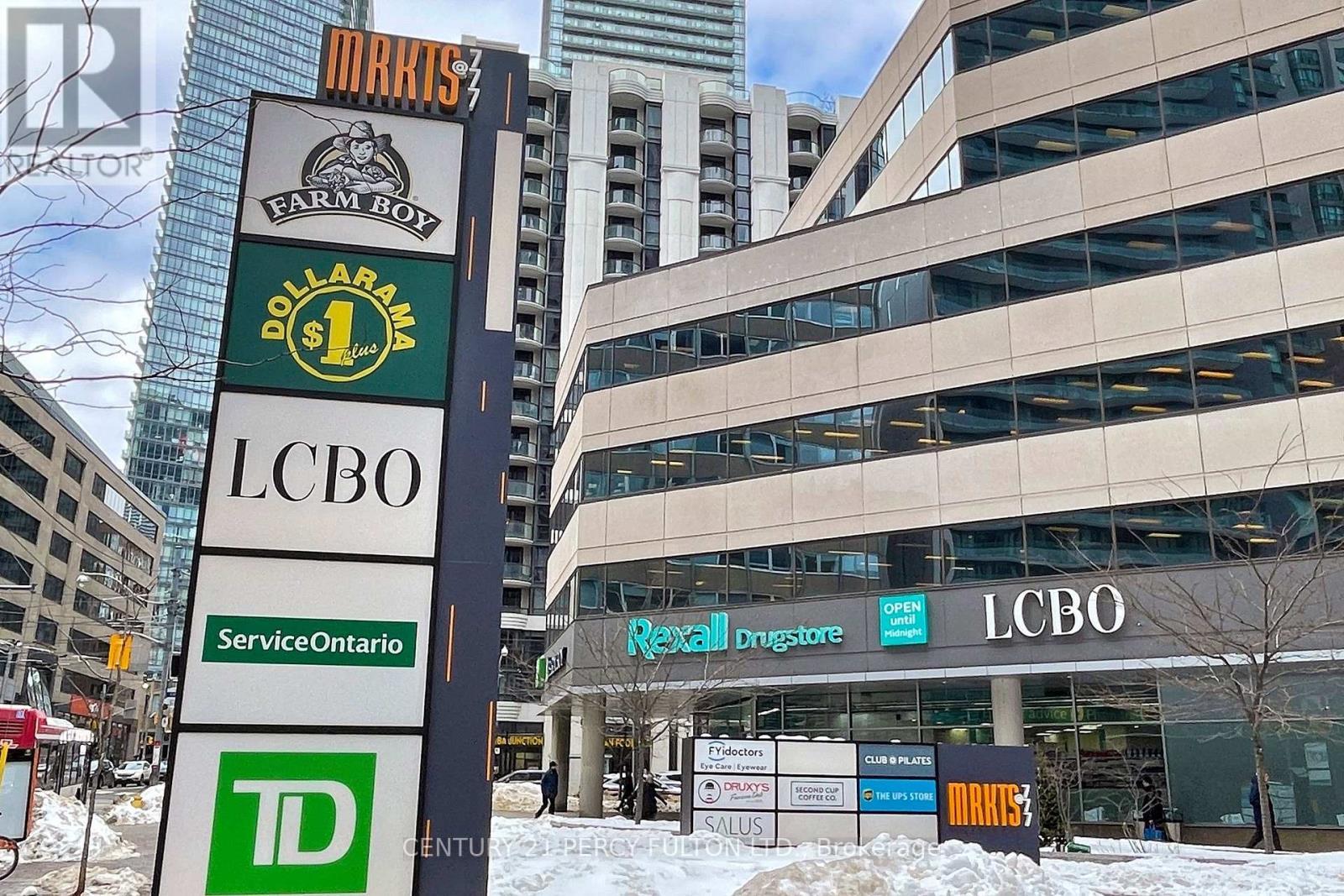 703 - 736 Bay Street, Toronto, ON - Outdoor