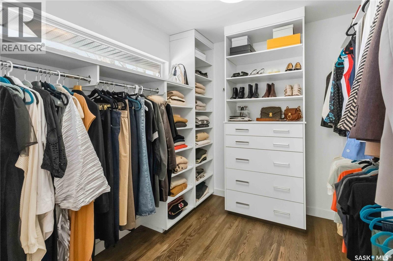 1134 Spadina Crescent E, Saskatoon, SK - Indoor With Storage