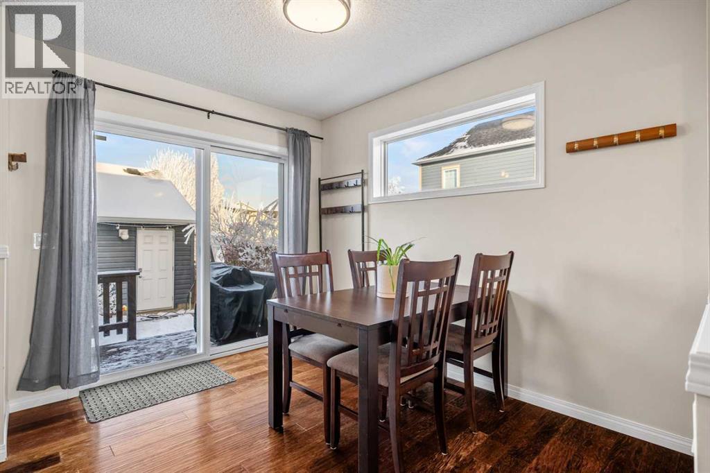 32 Auburn Bay Boulevard Se, Calgary, AB - Indoor Photo Showing Dining Room