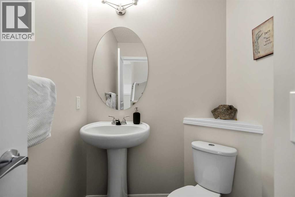 32 Auburn Bay Boulevard Se, Calgary, AB - Indoor Photo Showing Bathroom