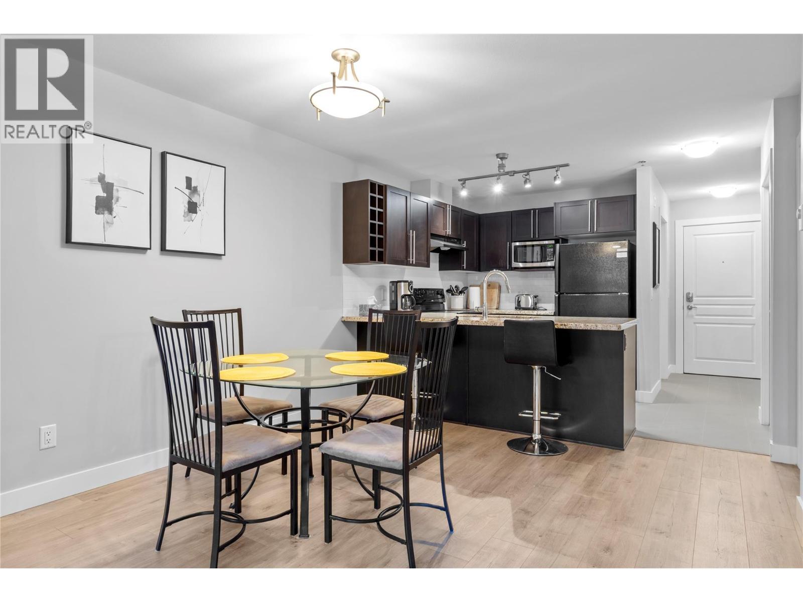 1099 Sunset Drive Unit# 341, Kelowna, BC - Indoor Photo Showing Other Room