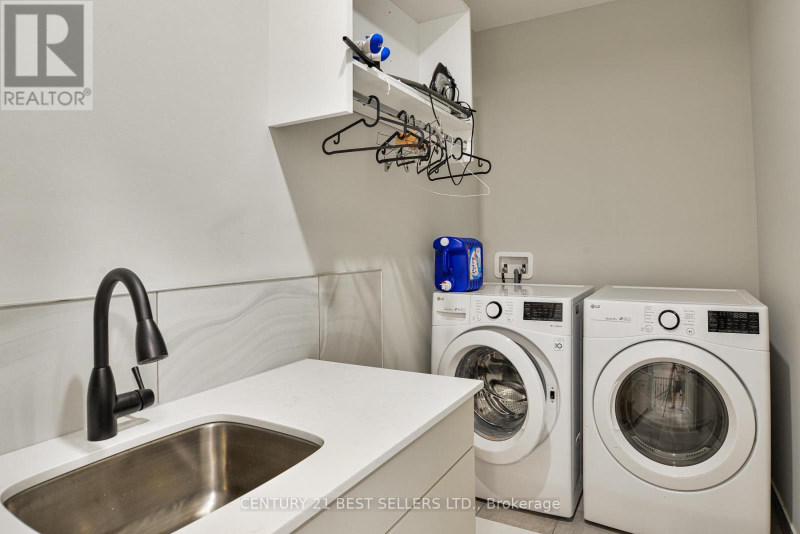181 Anglo Street, Bracebridge, ON - Indoor Photo Showing Laundry Room