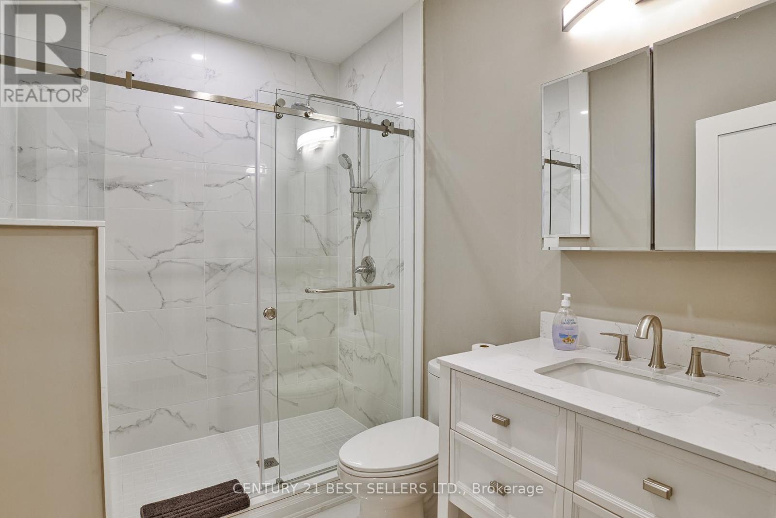 181 Anglo Street, Bracebridge, ON - Indoor Photo Showing Bathroom