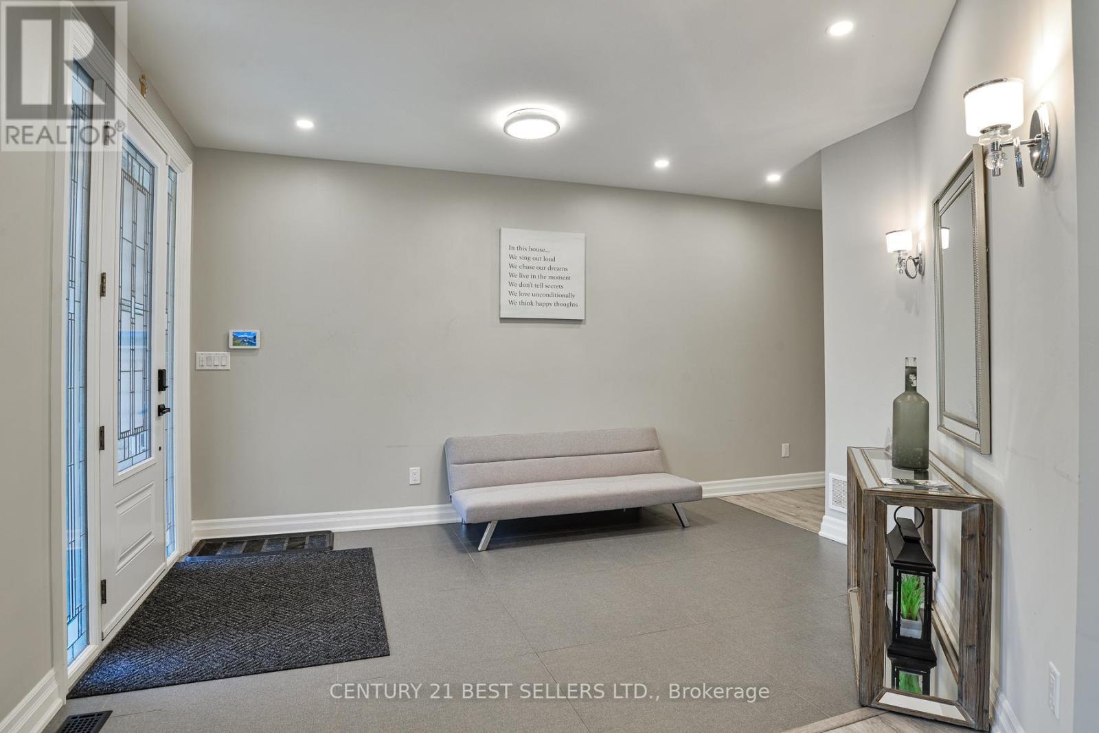 181 Anglo Street, Bracebridge, ON - Indoor