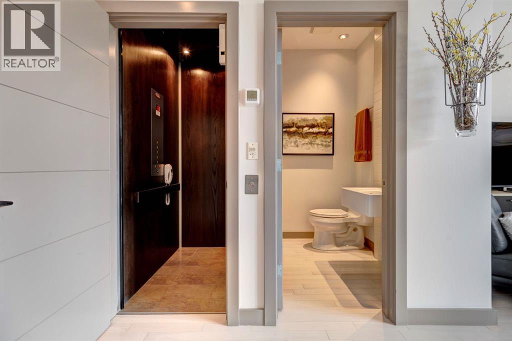 3rd floor elevator access - 416 Aspen Meadows Hill Sw, Calgary, AB - Indoor