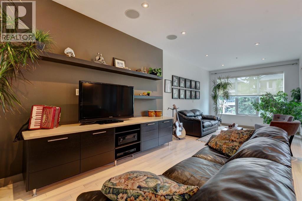 Entry level entertaining room - 416 Aspen Meadows Hill Sw, Calgary, AB - Indoor Photo Showing Living Room