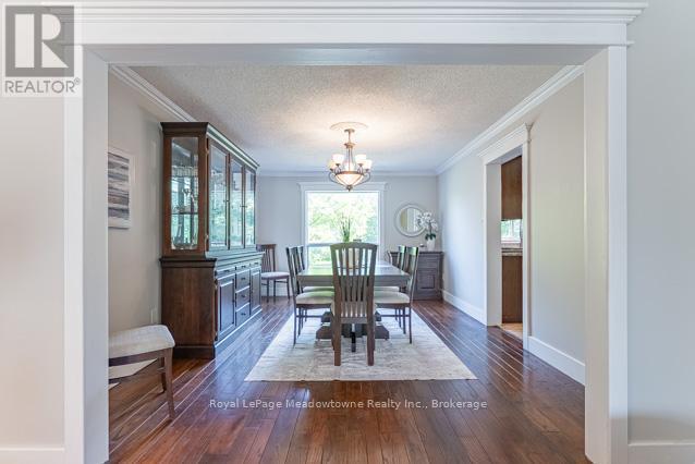 518 Grand Ridge Drive, Cambridge, ON - Indoor Photo Showing Dining Room