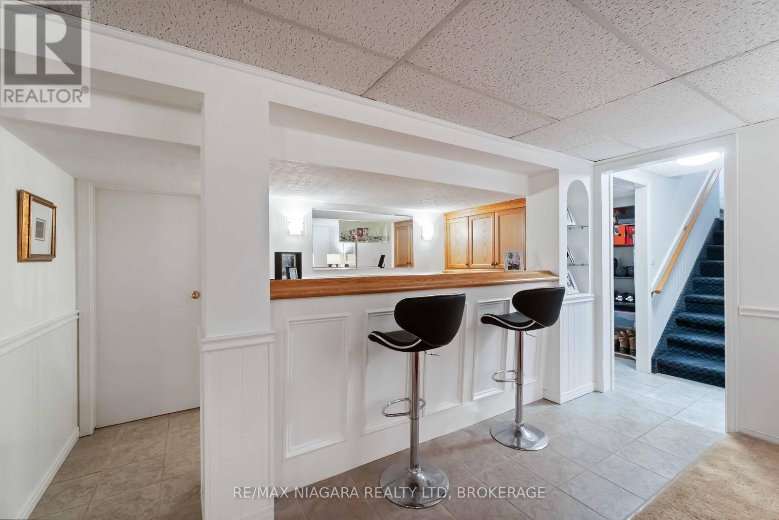 Wet Bar - 2921 Gail Avenue, Niagara Falls (Church'S Lane), ON - Indoor