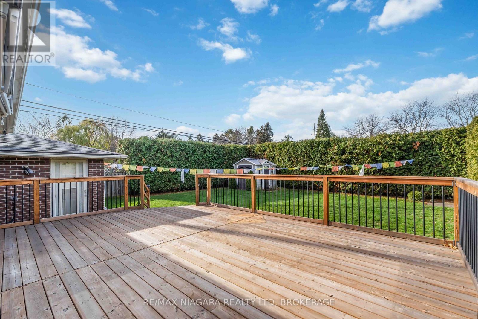 2921 Gail Avenue, Niagara Falls (Church'S Lane), ON - Outdoor With Deck Patio Veranda