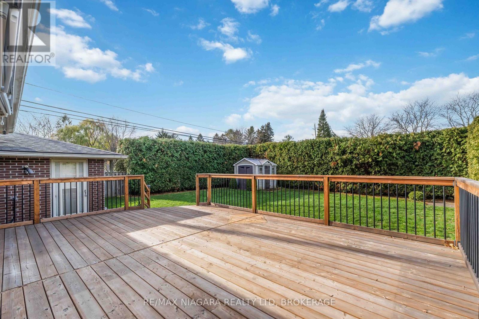 2921 Gail Avenue, Niagara Falls (Church'S Lane), ON - Outdoor With Deck Patio Veranda
