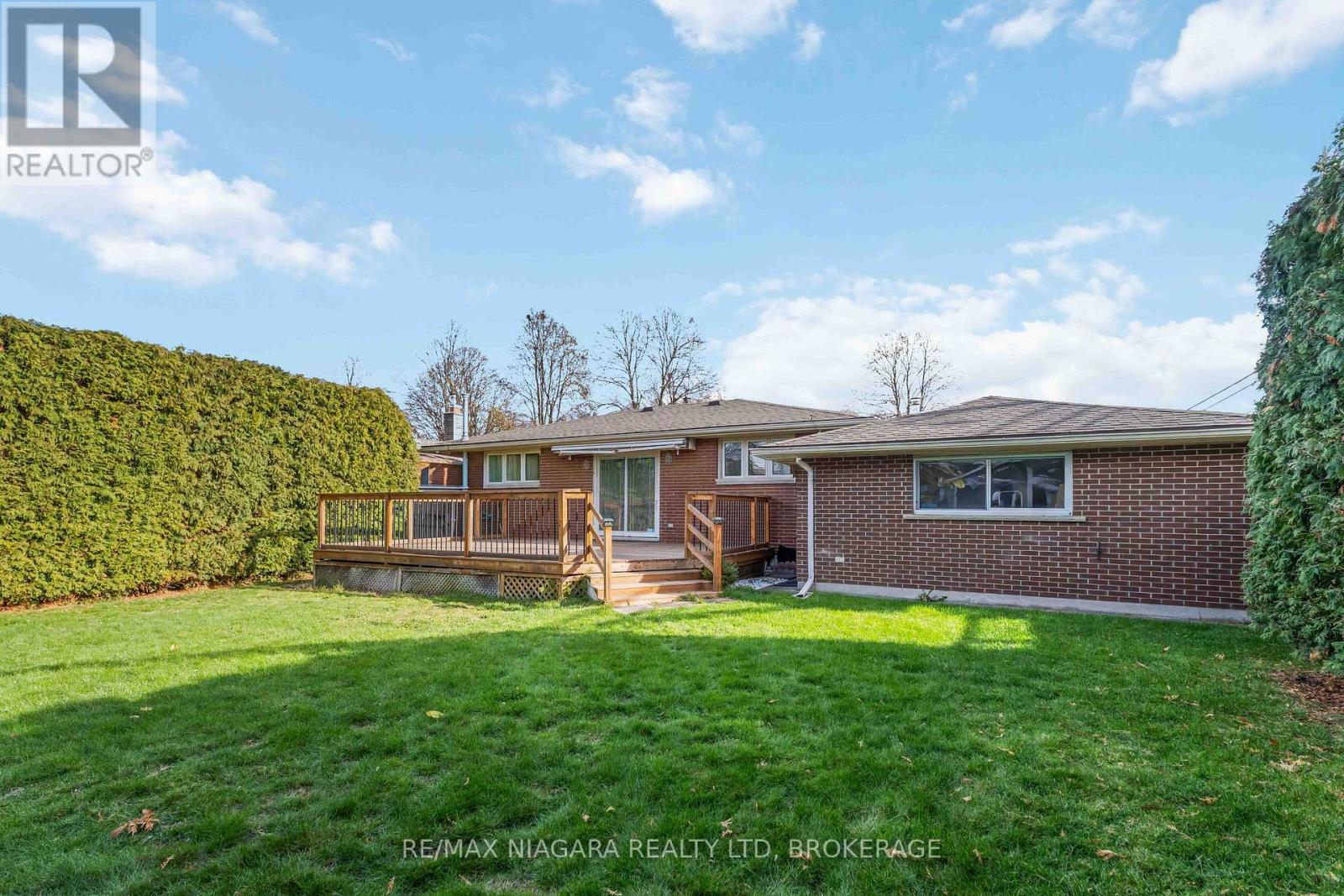 2921 Gail Avenue, Niagara Falls (Church'S Lane), ON - Outdoor With Deck Patio Veranda