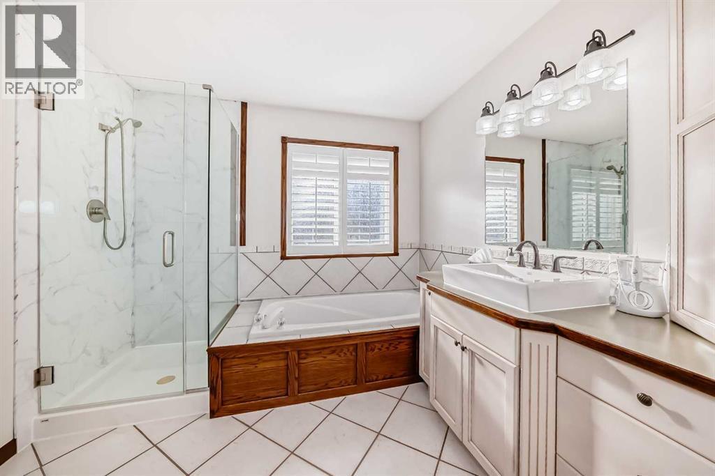 5647 55 Avenuecrescent, Innisfail, AB - Indoor Photo Showing Bathroom