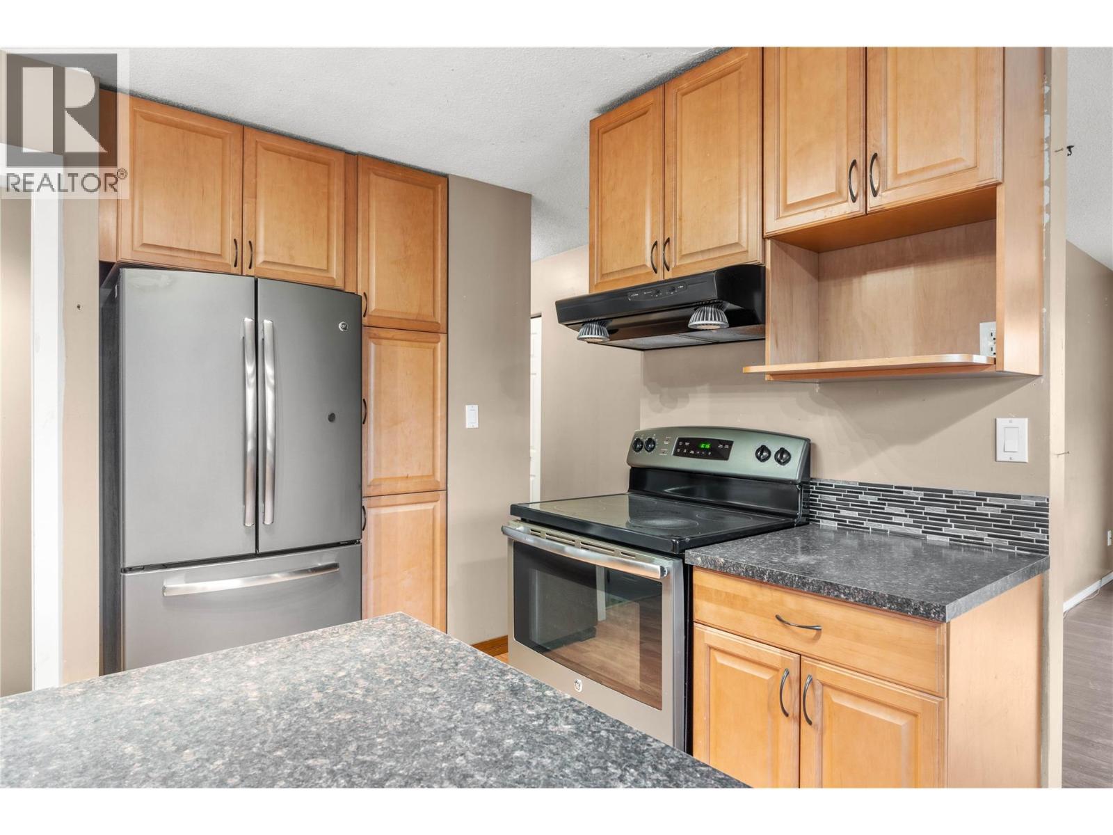 1253 Highridge Drive, Kamloops, BC - Indoor Photo Showing Kitchen