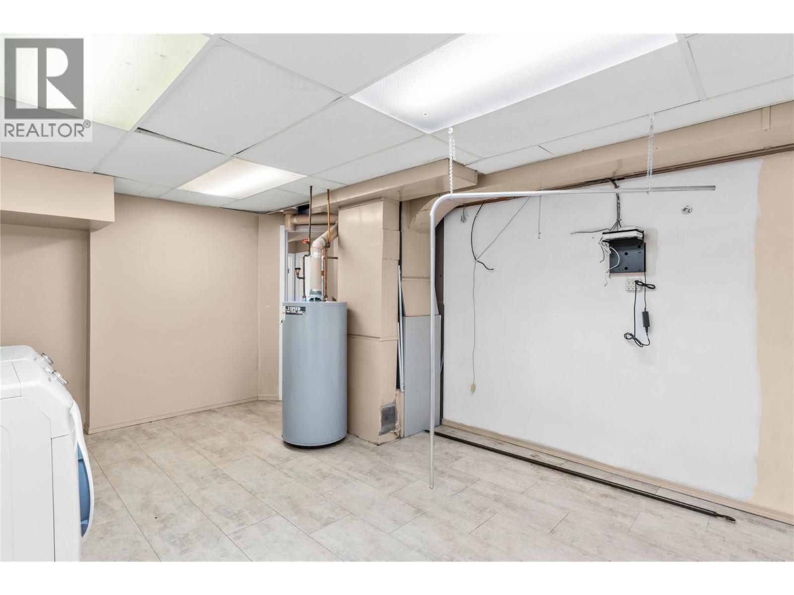 1253 Highridge Drive, Kamloops, BC - Indoor Photo Showing Basement