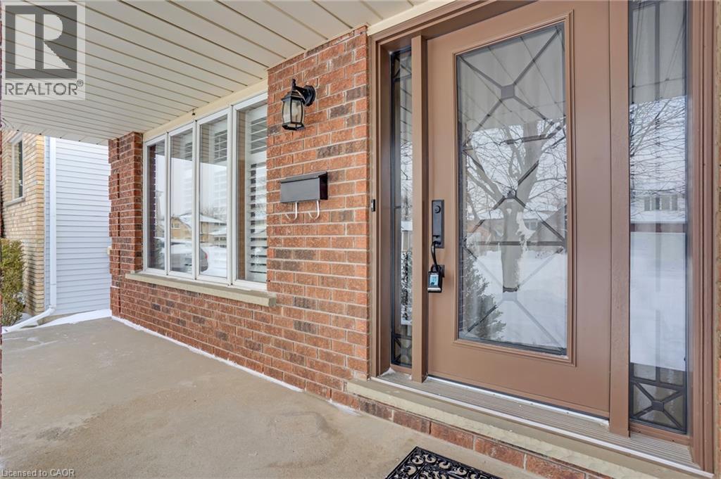35 Southview Crescent, Cambridge, ON - Outdoor With Exterior