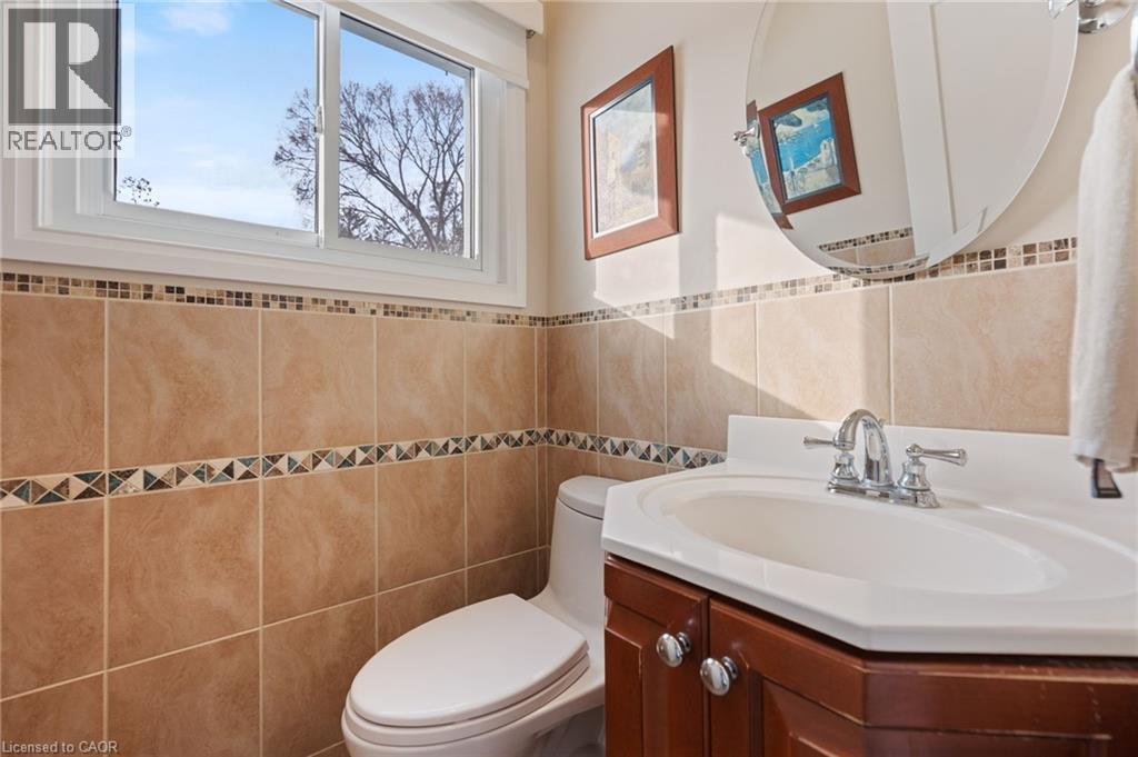 39 Sunset Drive, Simcoe, ON - Indoor Photo Showing Bathroom