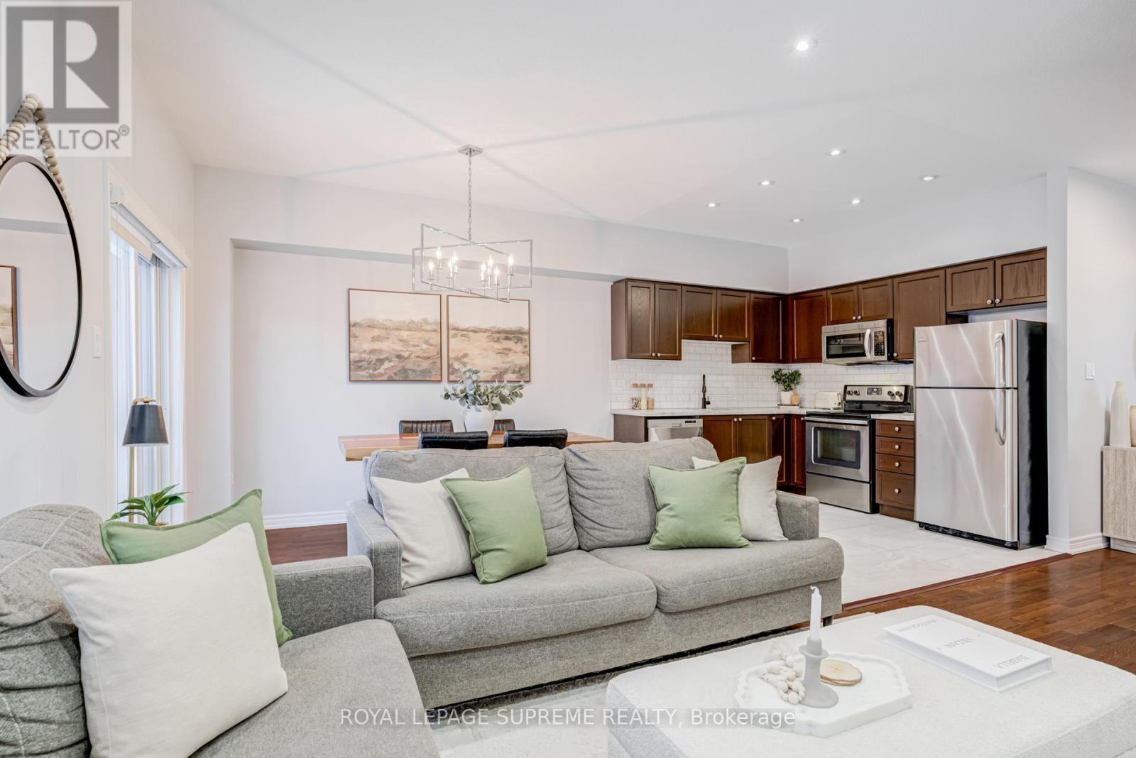 71 Luisa Street, Bradford West Gwillimbury, ON - Indoor Photo Showing Other Room