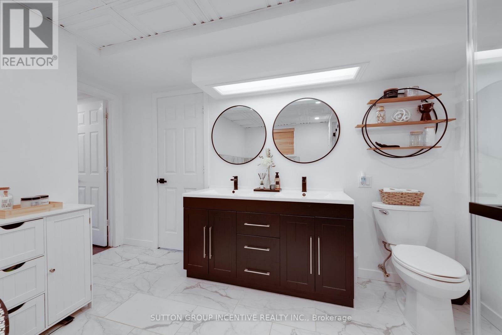 87 Dunlop Street, Orillia, ON - Indoor Photo Showing Bathroom