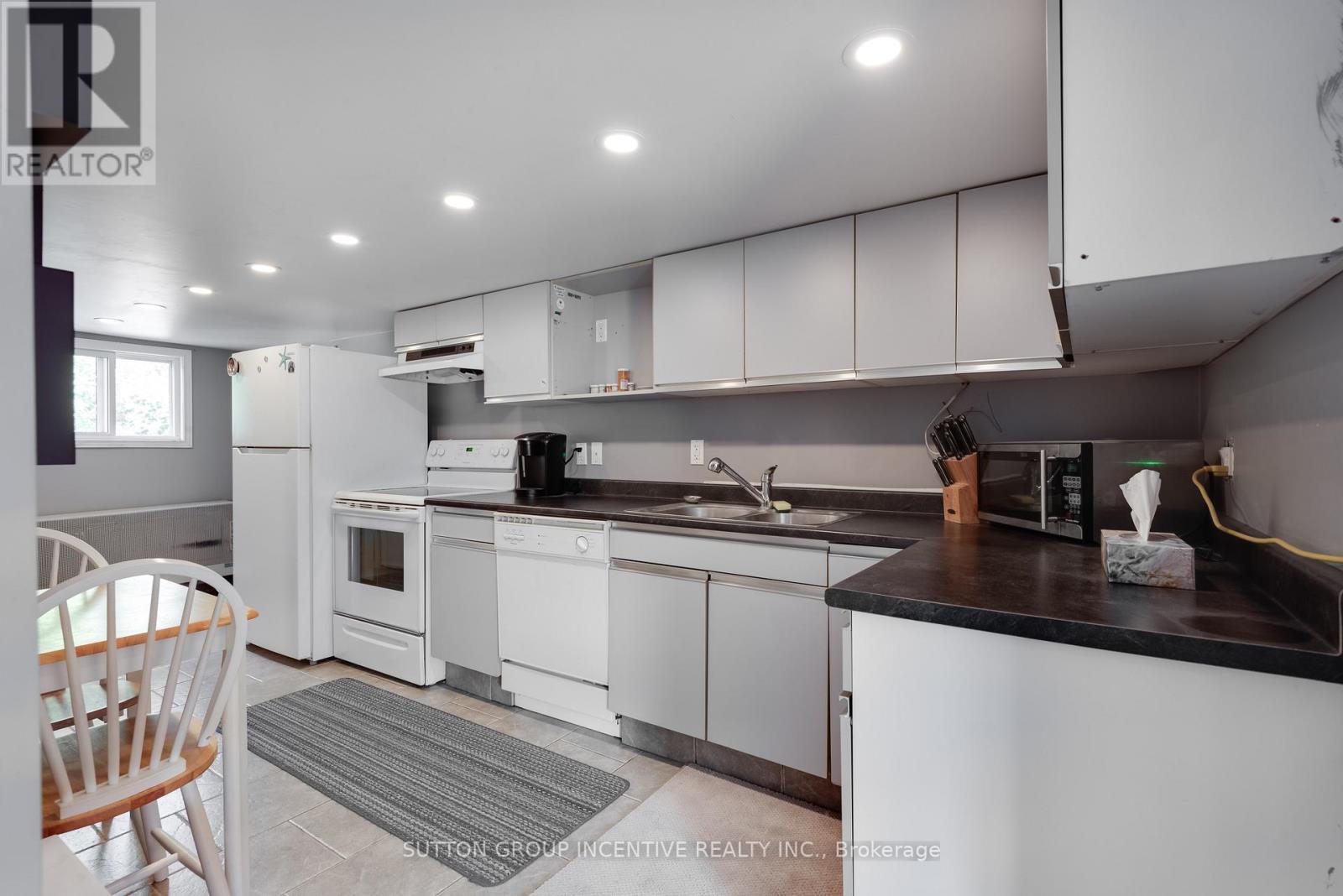 87 Dunlop Street, Orillia, ON - Indoor Photo Showing Kitchen With Double Sink