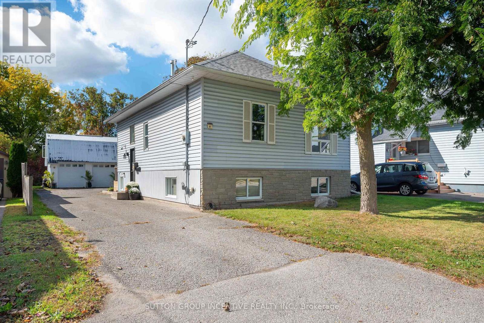 87 Dunlop Street, Orillia, ON - Outdoor