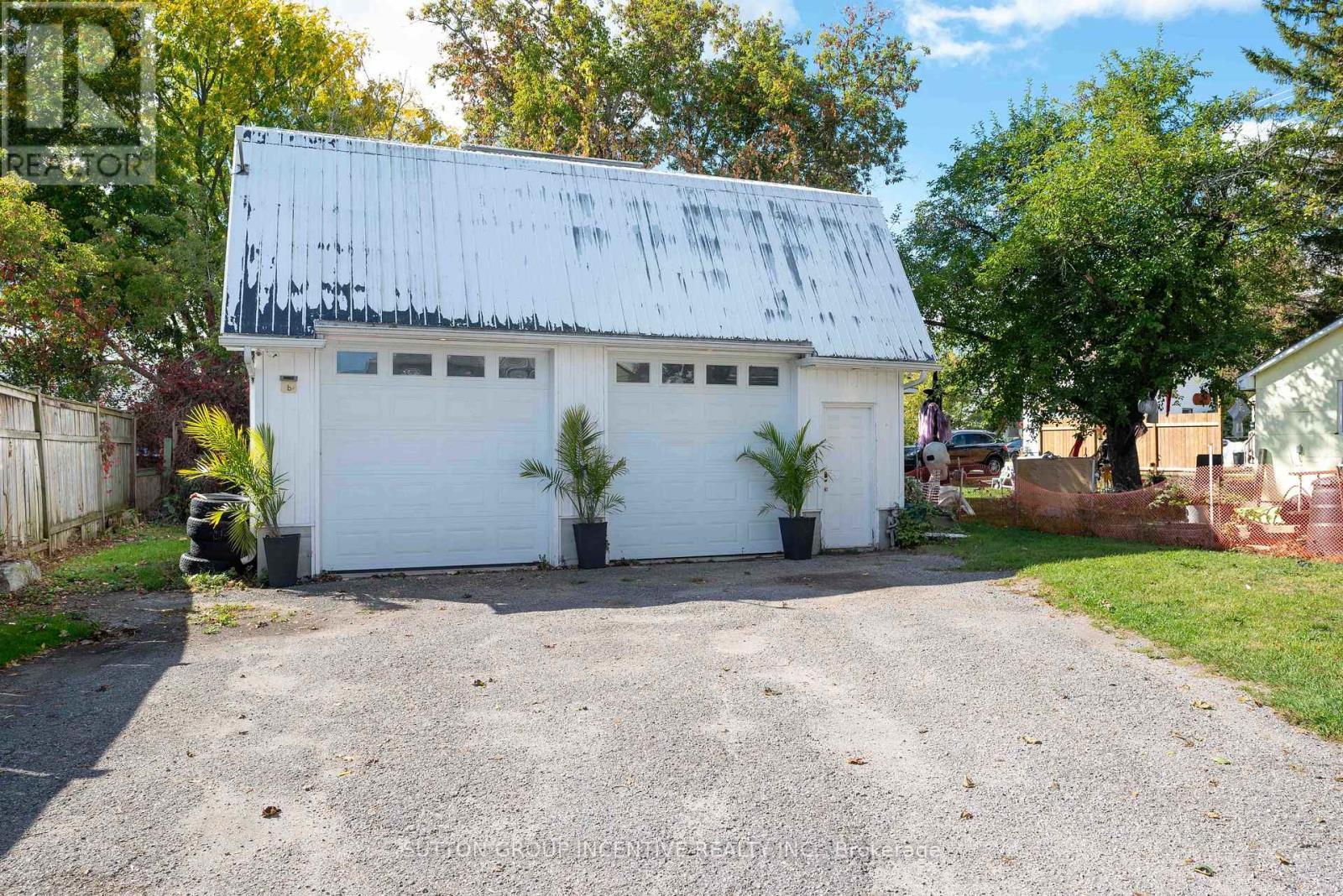 87 Dunlop Street, Orillia, ON - Outdoor