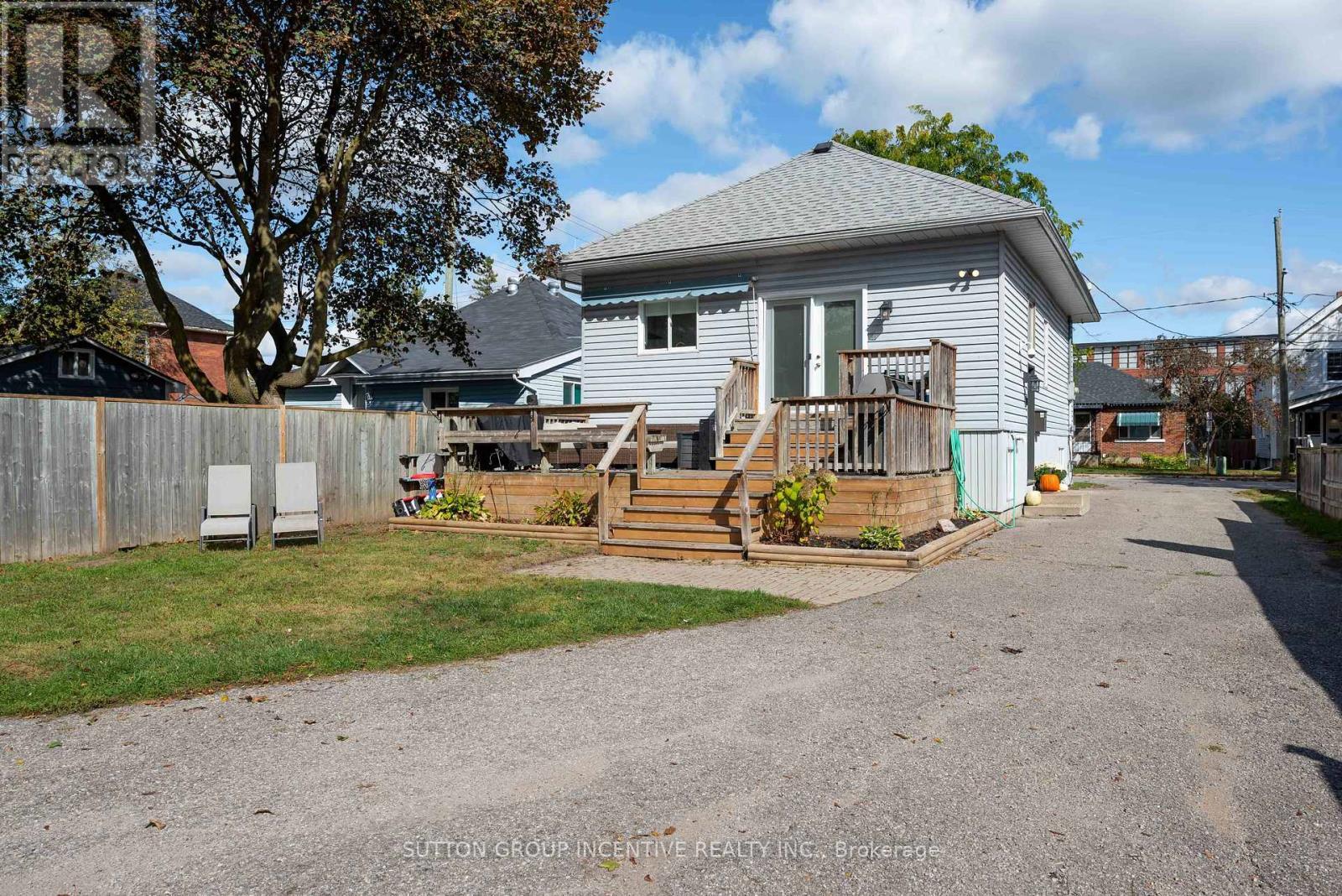 87 Dunlop Street, Orillia, ON - Outdoor
