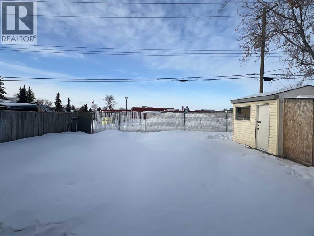 10806 102 Street, Grande Prairie, AB - Outdoor