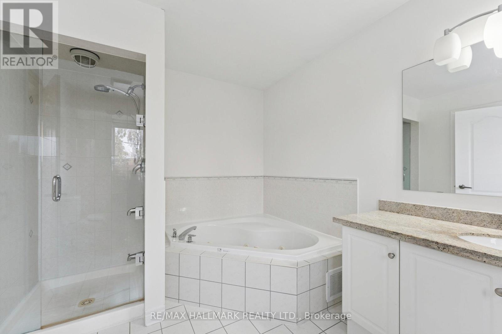 94 Olde Town Road, Brampton, ON - Indoor Photo Showing Bathroom