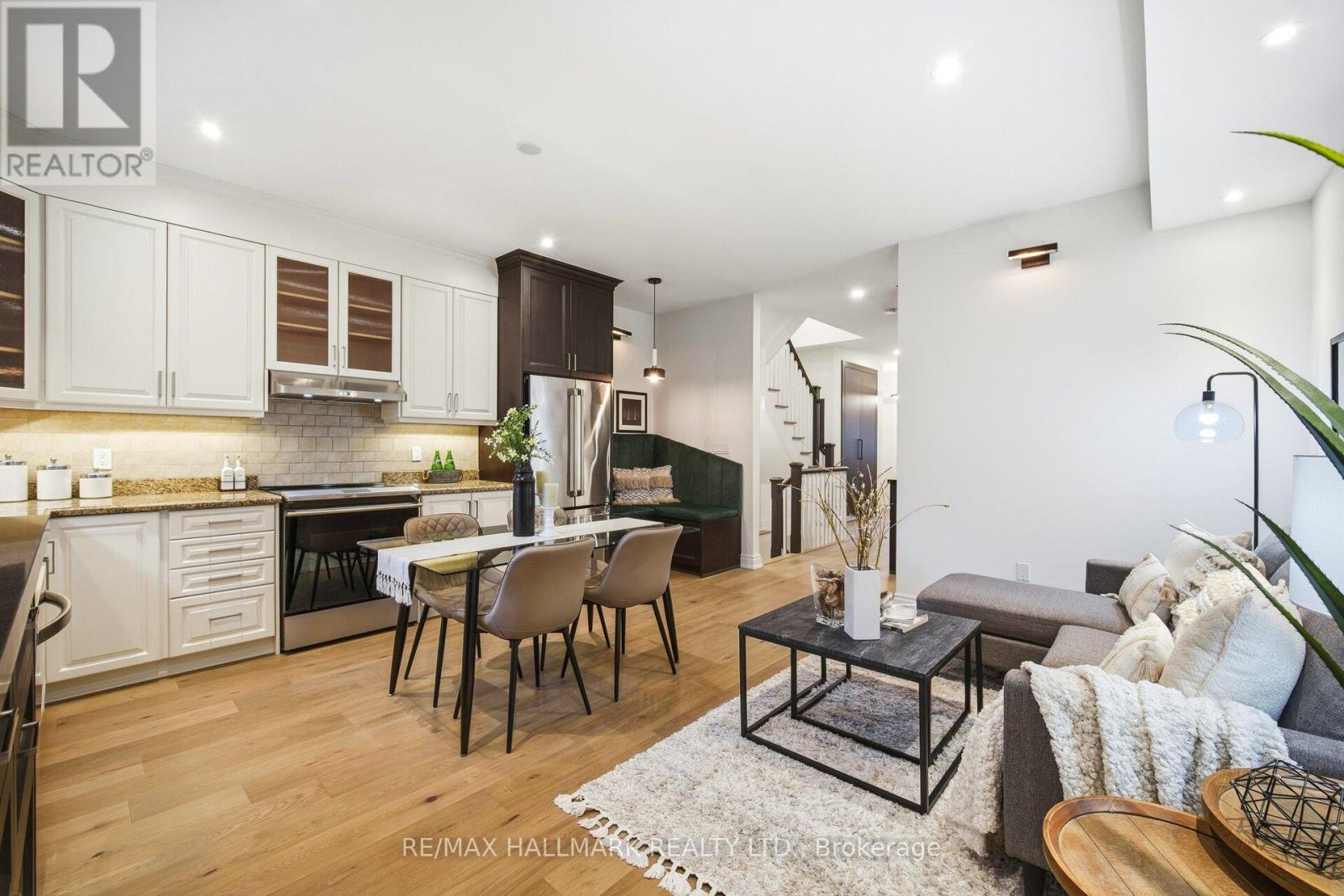 4A Holborne Avenue, Toronto, ON - Indoor Photo Showing Kitchen With Upgraded Kitchen