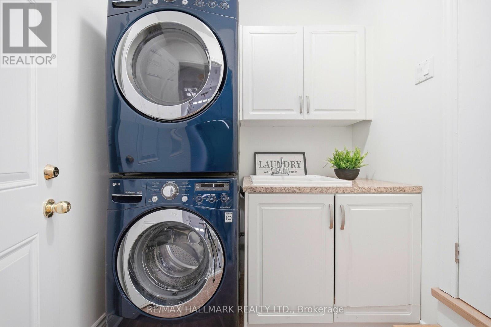 4A Holborne Avenue, Toronto, ON - Indoor Photo Showing Laundry Room
