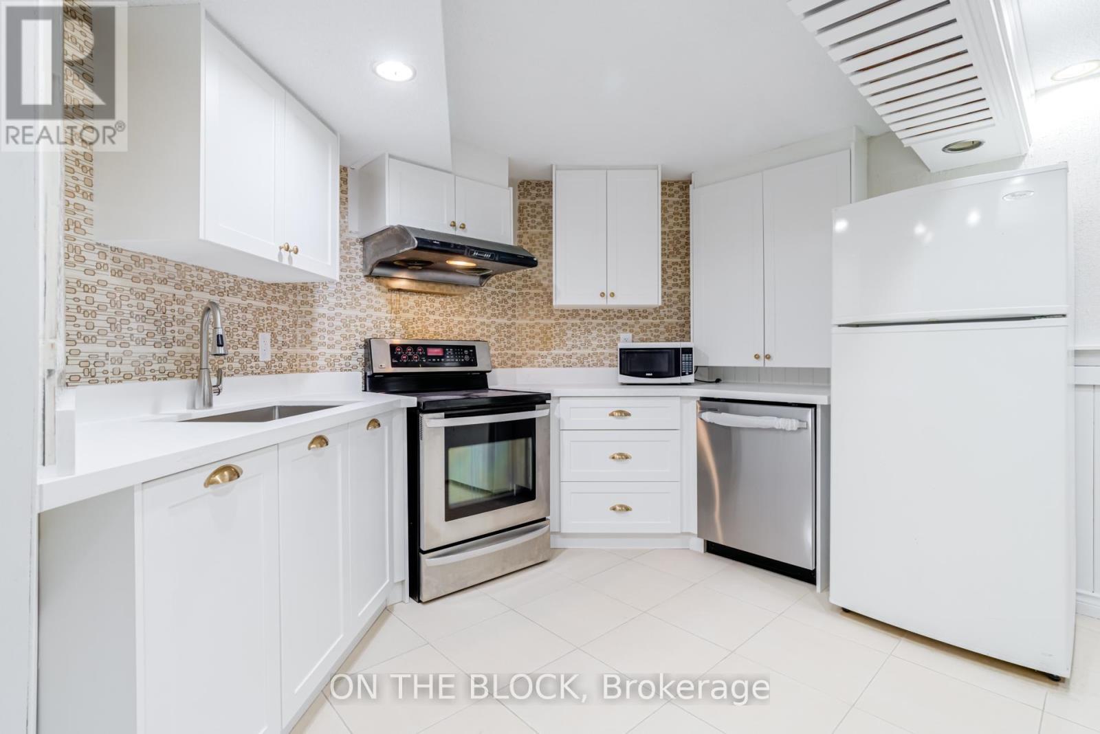 409 Silverthorne Crescent, Mississauga, ON - Indoor Photo Showing Kitchen